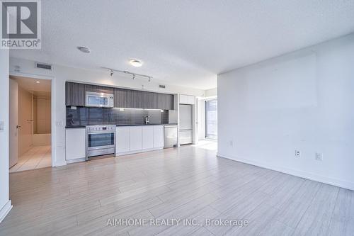 906 - 85 Queens Wharf Road, Toronto (Waterfront Communities), ON - Indoor Photo Showing Kitchen