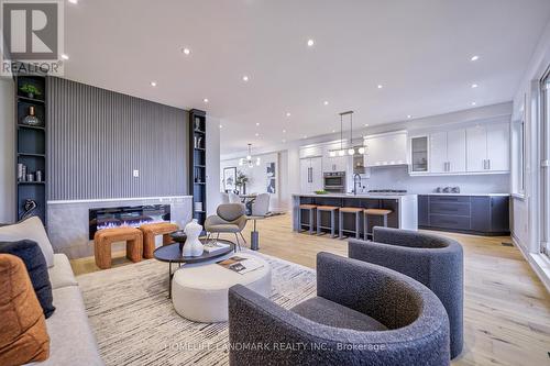 504 Mortimer Avenue, Toronto (Danforth Village-East York), ON - Indoor Photo Showing Living Room