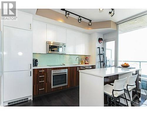 201 Parkdale Avenue Unit#708, Ottawa, ON - Indoor Photo Showing Kitchen With Upgraded Kitchen