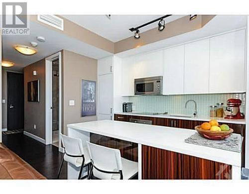 201 Parkdale Avenue Unit#708, Ottawa, ON - Indoor Photo Showing Kitchen