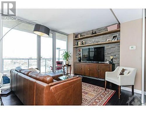 201 Parkdale Avenue Unit#708, Ottawa, ON - Indoor Photo Showing Living Room