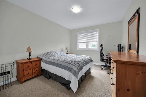 8 Brooking Court, Ancaster, ON - Indoor Photo Showing Bedroom