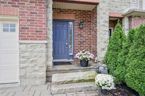 8 Brooking Court, Ancaster, ON - Outdoor