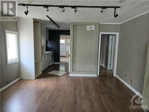 74 Boyce Avenue, Ottawa, ON - Indoor Photo Showing Other Room