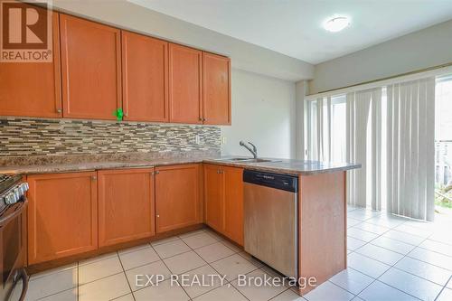 33 Saltspring Drive, Markham (Greensborough), ON - Indoor Photo Showing Kitchen With Double Sink