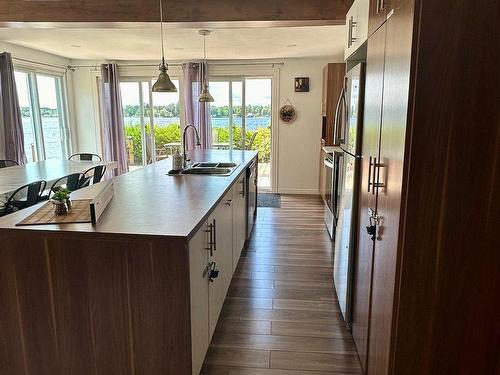 Cuisine - 5160 Av. Du Tour-Du-Lac, Shawinigan, QC - Indoor Photo Showing Kitchen With Double Sink