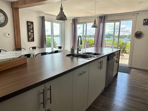 Cuisine - 5160 Av. Du Tour-Du-Lac, Shawinigan, QC - Indoor Photo Showing Kitchen With Double Sink