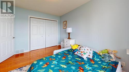 27 Parkshore Dr, Sault Ste. Marie, ON - Indoor Photo Showing Bedroom