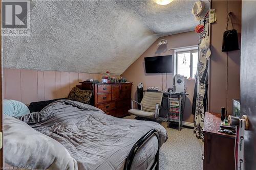 1235 2Nd Avenue E, Owen Sound, ON - Indoor Photo Showing Bedroom