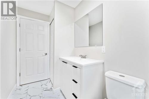 184 Grandview Road, Ottawa, ON - Indoor Photo Showing Bathroom