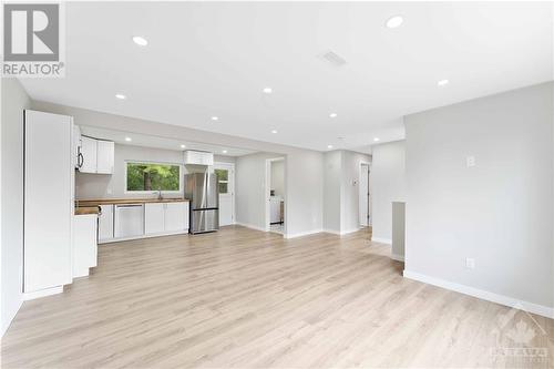 184 Grandview Road, Ottawa, ON - Indoor Photo Showing Kitchen