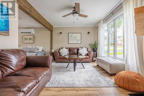 176 Petries Street, Corner Brook, NL - Indoor Photo Showing Living Room