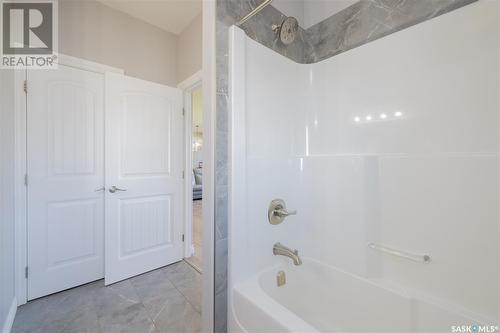 284 Cowan Crescent, Martensville, SK - Indoor Photo Showing Bathroom