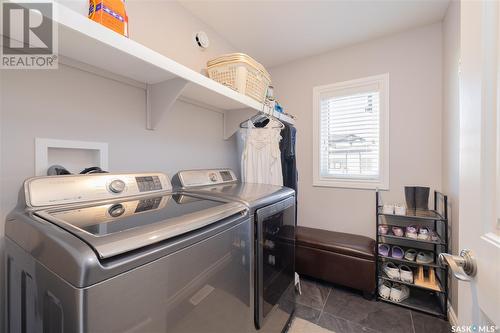 284 Cowan Crescent, Martensville, SK - Indoor Photo Showing Laundry Room