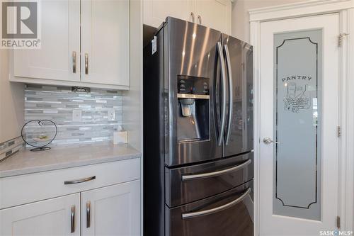 284 Cowan Crescent, Martensville, SK - Indoor Photo Showing Kitchen