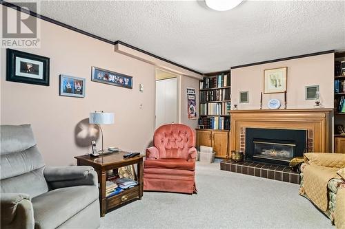 115 Wright Crescent Unit#73, Kingston, ON - Indoor Photo Showing Living Room With Fireplace