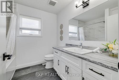 144 Pugh Street, Perth East (44 - Milverton), ON - Indoor Photo Showing Bathroom