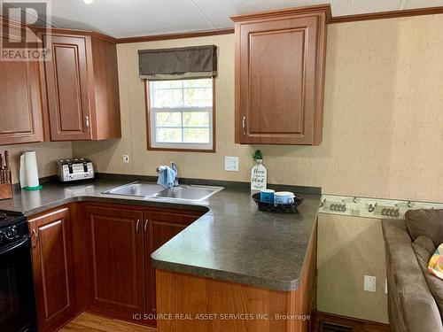 Frnb009 - 1336 S Morrison Lake Road, Gravenhurst, ON - Indoor Photo Showing Kitchen With Double Sink