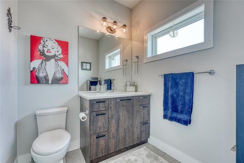 102-993 Antler Drive, Penticton, BC - Indoor Photo Showing Bathroom