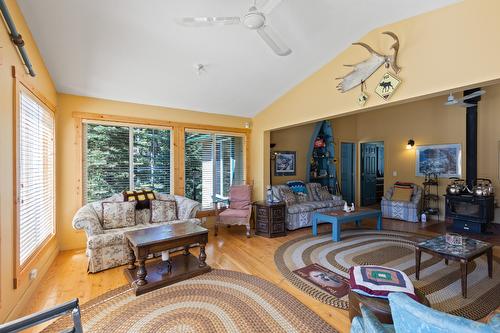 Block A Crooked Lake, Lake Country, BC - Indoor Photo Showing Living Room