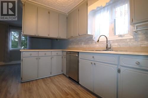 9 Oak Crescent, Cormack, NL - Indoor Photo Showing Kitchen