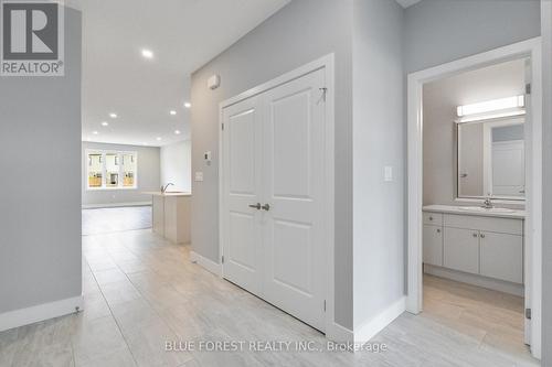 2232 Evans Boulevard, London, ON - Indoor Photo Showing Other Room