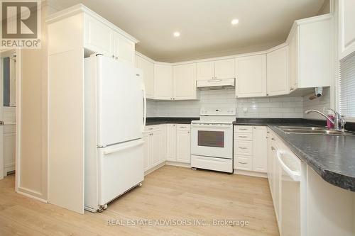 7 Elizabeth Street, Innisfil (Cookstown), ON - Indoor Photo Showing Kitchen With Double Sink