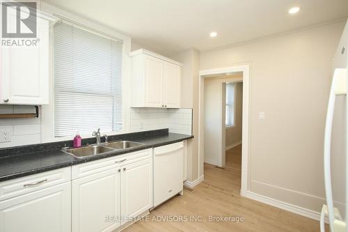 7 Elizabeth Street, Innisfil (Cookstown), ON - Indoor Photo Showing Kitchen With Double Sink