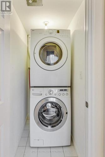 526 - 3 Ellesmere Street, Richmond Hill (Langstaff), ON - Indoor Photo Showing Laundry Room