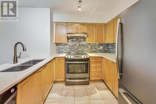 526 - 3 Ellesmere Street, Richmond Hill (Langstaff), ON - Indoor Photo Showing Kitchen With Double Sink