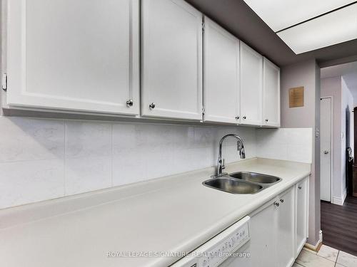 506-3151 Bridletowne Circ, Toronto, ON - Indoor Photo Showing Kitchen With Double Sink