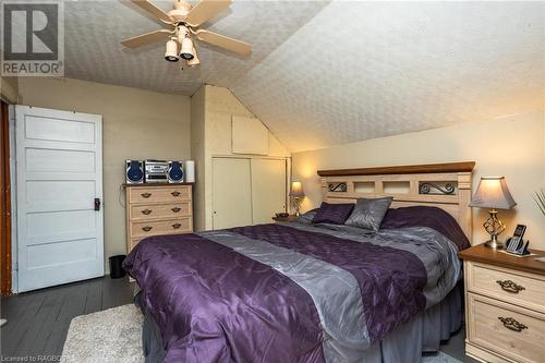 2459 3Rd Avenue E, Owen Sound, ON - Indoor Photo Showing Bedroom