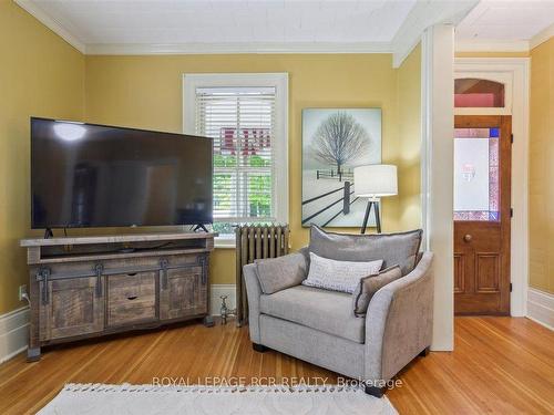 143 First Ave W, Shelburne, ON - Indoor Photo Showing Living Room