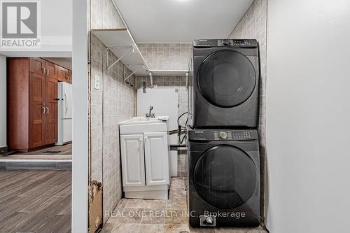 30 Herkley Drive, Brampton (Madoc), ON - Indoor Photo Showing Laundry Room