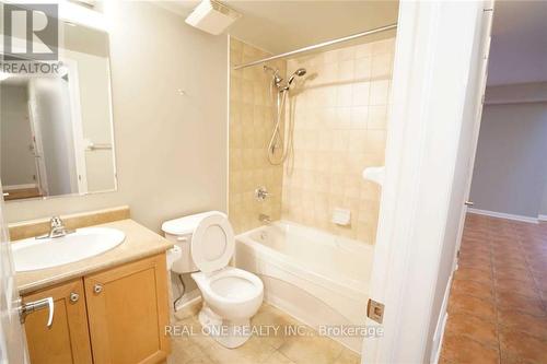 3 - 714 Neighbourhood Circle, Mississauga, ON - Indoor Photo Showing Bathroom