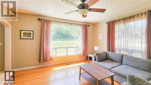 311 Goderich, Dalhousie, NB - Indoor Photo Showing Living Room