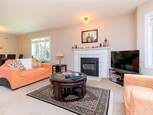 216-50 Songhees Rd, Victoria, BC - Indoor Photo Showing Living Room With Fireplace