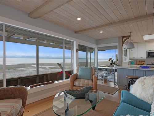 2935 Island Hwy West, Qualicum Beach, BC 