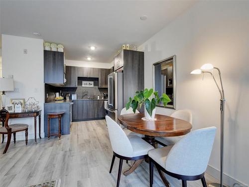 202-300 Michigan St, Victoria, BC - Indoor Photo Showing Dining Room