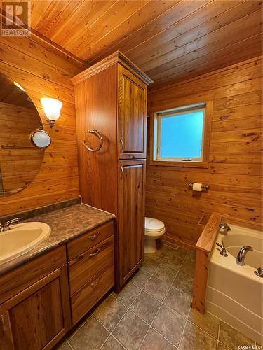 36 1St Street E, Weekes, SK - Indoor Photo Showing Bathroom