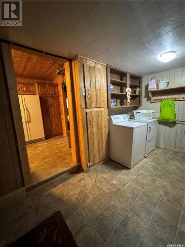 36 1St Street E, Weekes, SK - Indoor Photo Showing Laundry Room