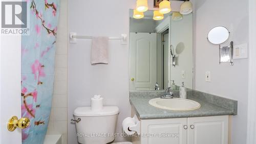 31 Allsop Crescent, Barrie (Holly), ON - Indoor Photo Showing Bathroom