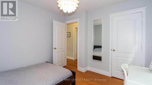 31 Allsop Crescent, Barrie (Holly), ON - Indoor Photo Showing Bedroom