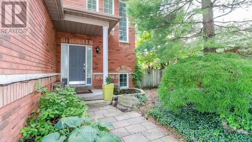 31 Allsop Crescent, Barrie (Holly), ON - Outdoor