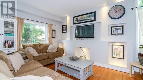 31 Allsop Crescent, Barrie (Holly), ON - Indoor Photo Showing Living Room