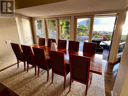 6110 Bonnie Bay Place, West Vancouver, BC - Indoor Photo Showing Dining Room