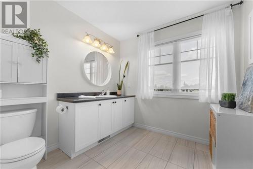 40 Mcnamara Street, Petawawa, ON - Indoor Photo Showing Bathroom