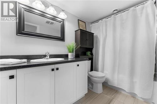 40 Mcnamara Street, Petawawa, ON - Indoor Photo Showing Bathroom