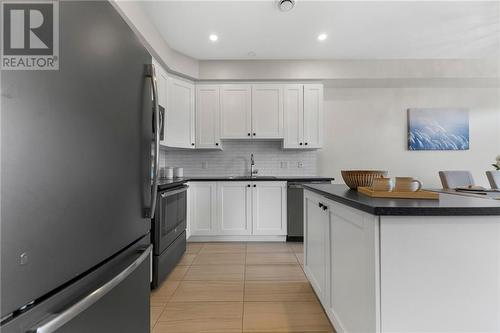 40 Mcnamara Street, Petawawa, ON - Indoor Photo Showing Kitchen