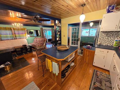 2449 Lloyd Road, Clearwater, BC - Indoor Photo Showing Dining Room